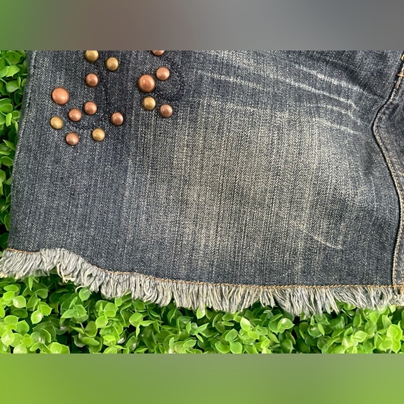 Rampage Distressed Embellished Studded Jean Skirt Juniors Size 13 NWT - Picture 9 of 14